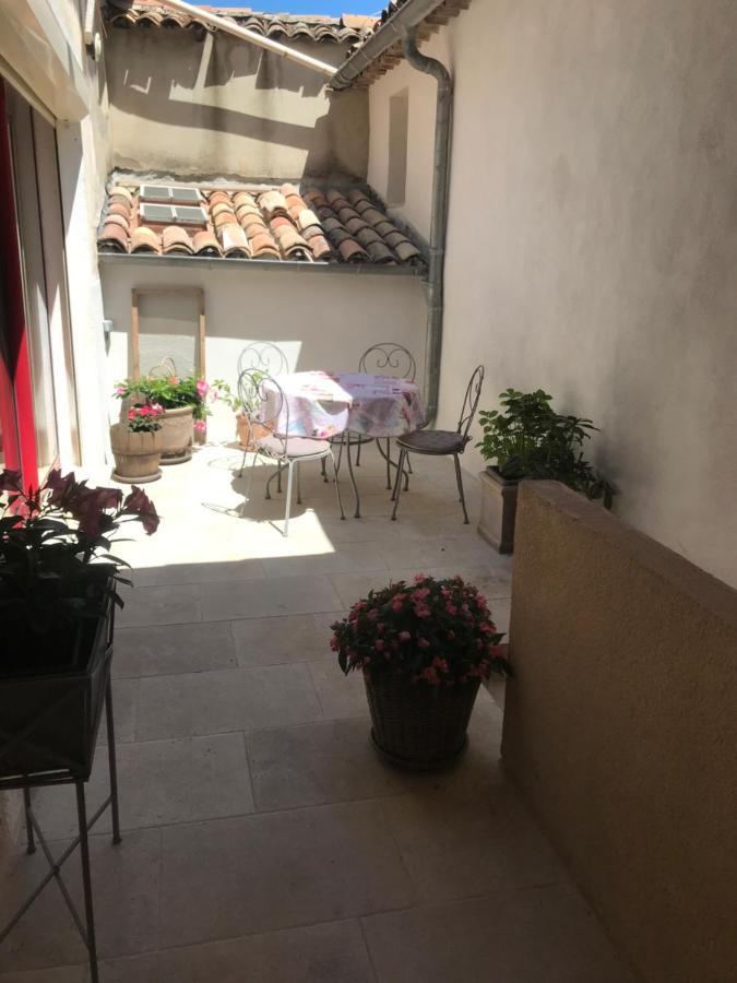 La Charmeuse Apartment Cereste Bagian luar foto