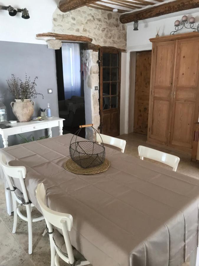 La Charmeuse Apartment Cereste Bagian luar foto