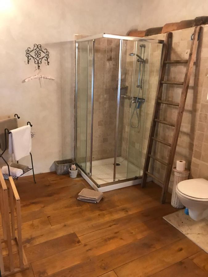 La Charmeuse Apartment Cereste Bagian luar foto